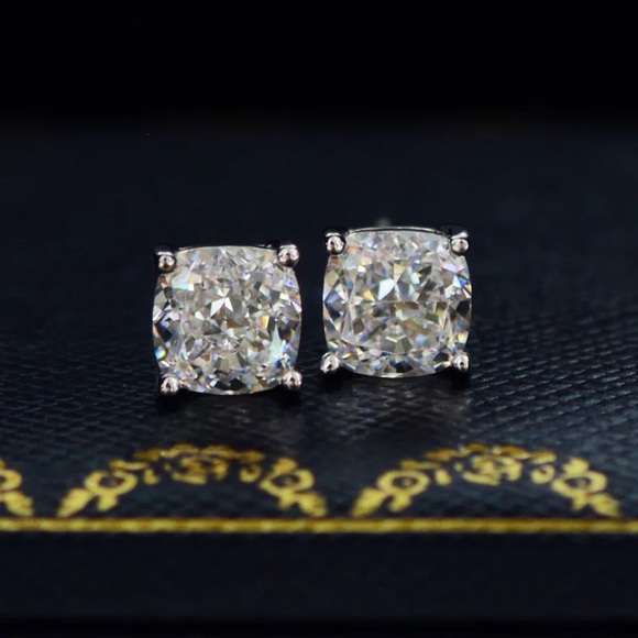 1ct Cushion Cut Solitaire Studs - Picture 3 of 17